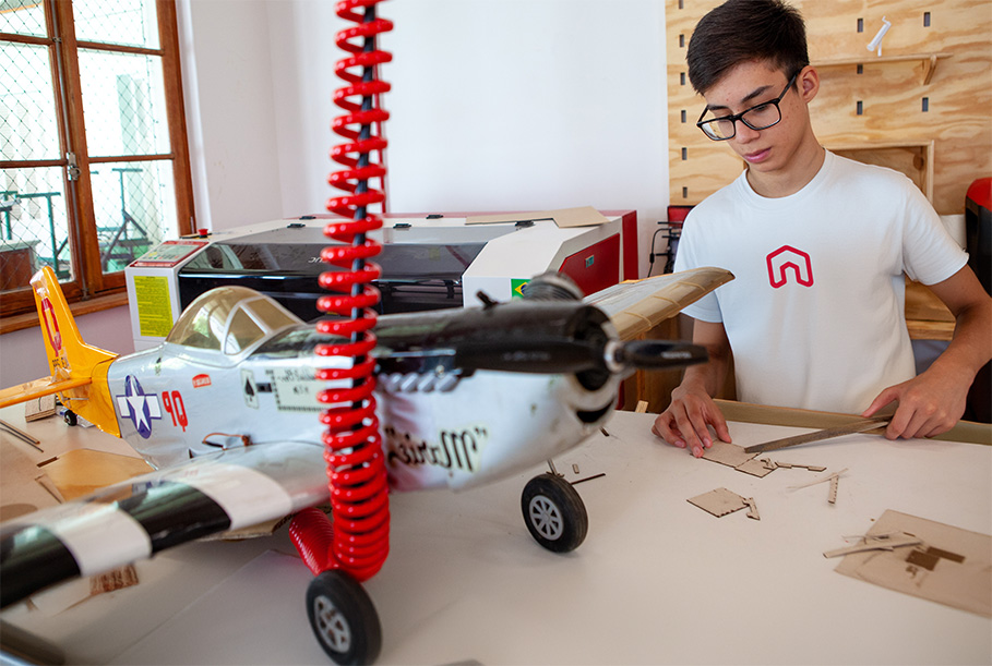 Redefinimos educação.